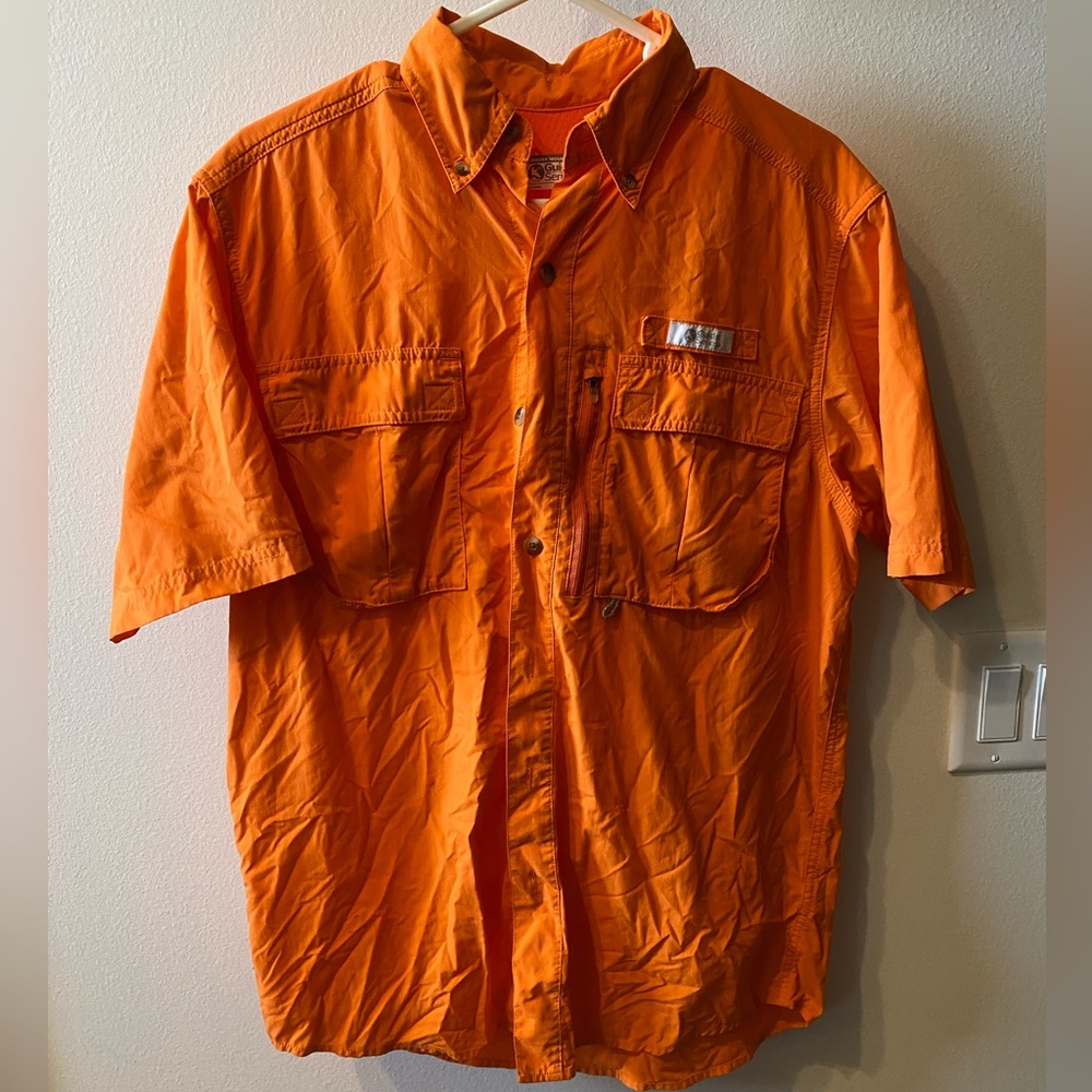 Outdoor vented buttondown with front pocket